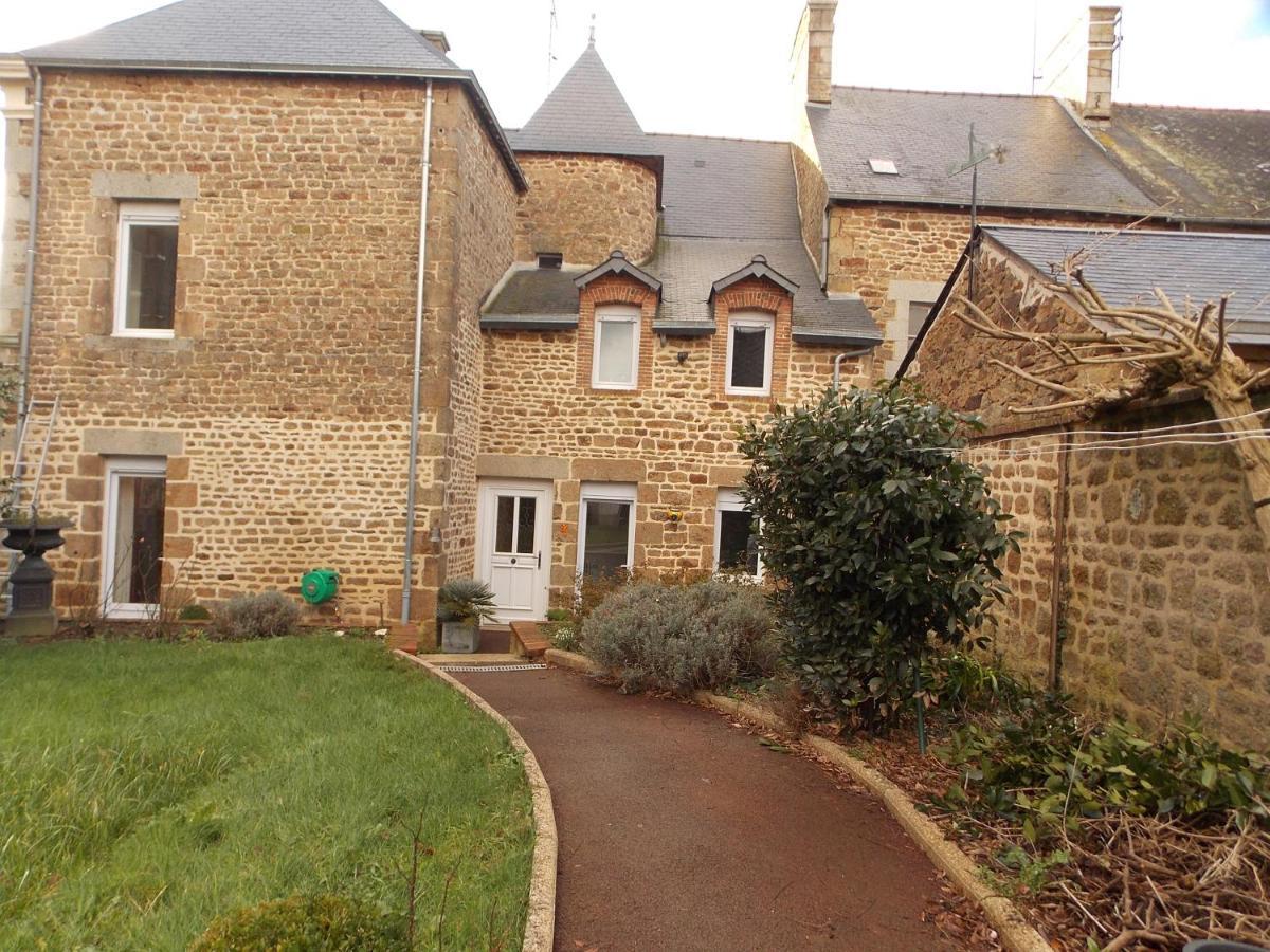Montaudin La Vie De Chateau En Toute Amitie Et Simplicite מראה חיצוני תמונה