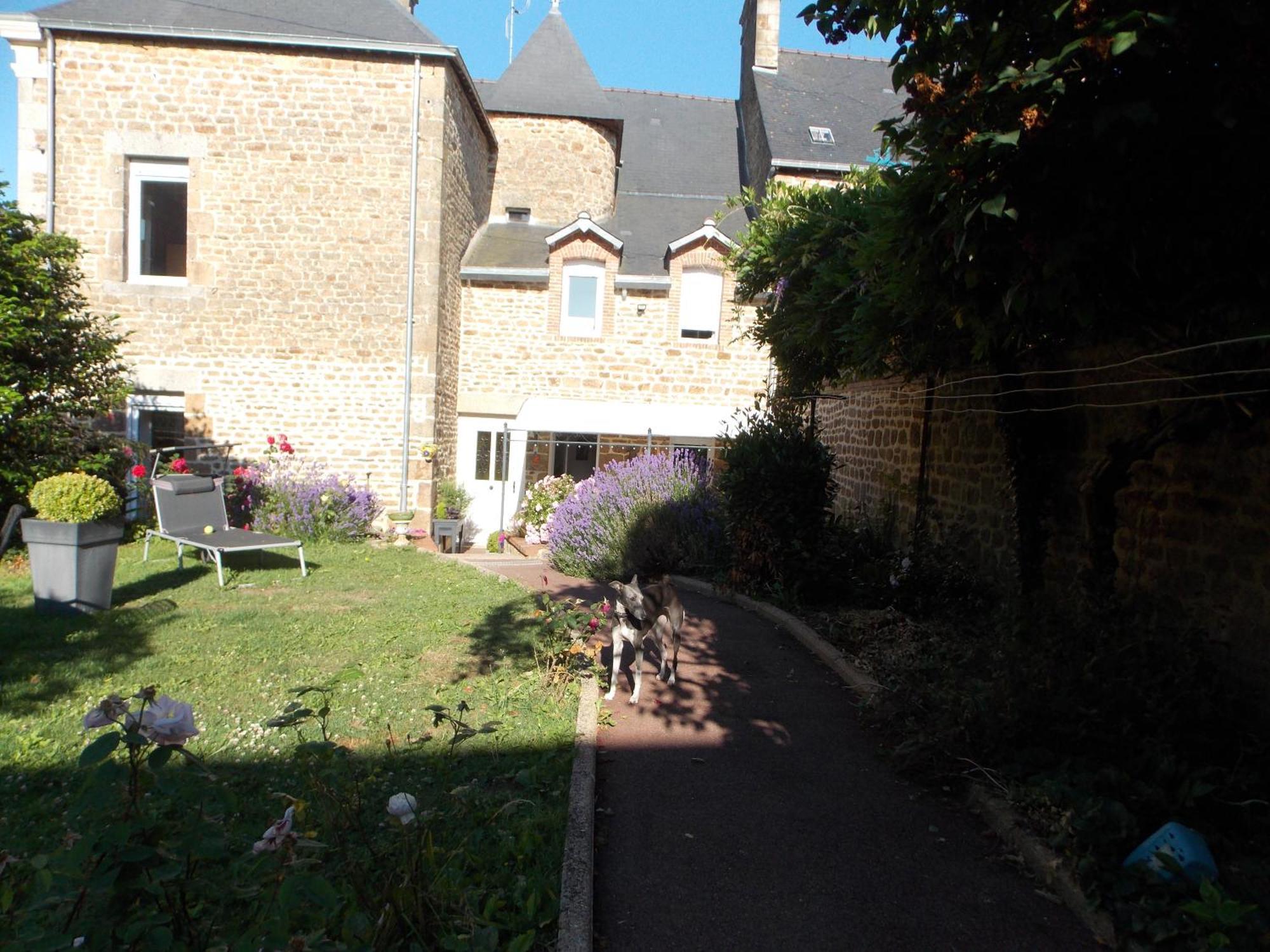 Montaudin La Vie De Chateau En Toute Amitie Et Simplicite מראה חיצוני תמונה