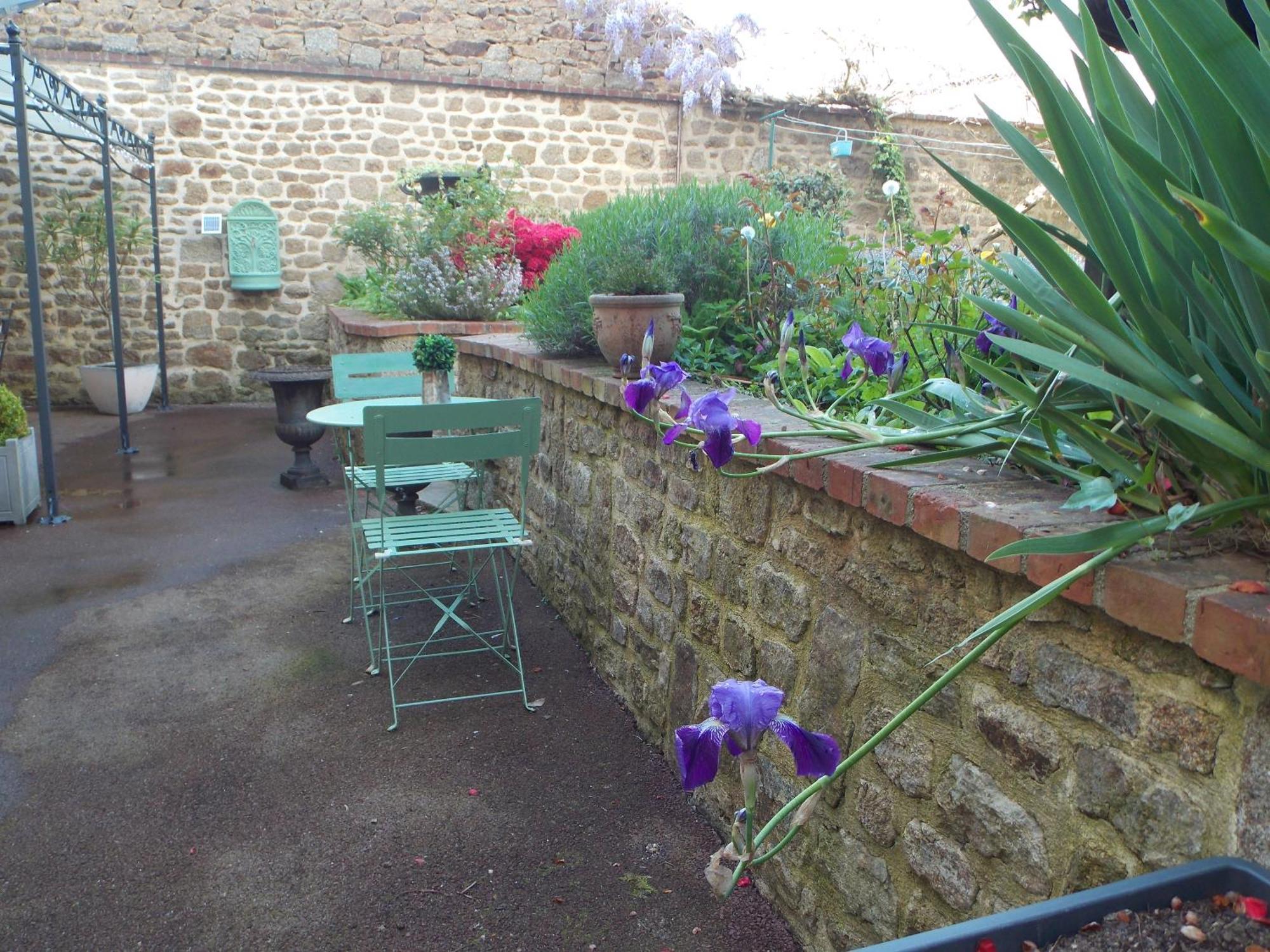 Montaudin La Vie De Chateau En Toute Amitie Et Simplicite מראה חיצוני תמונה